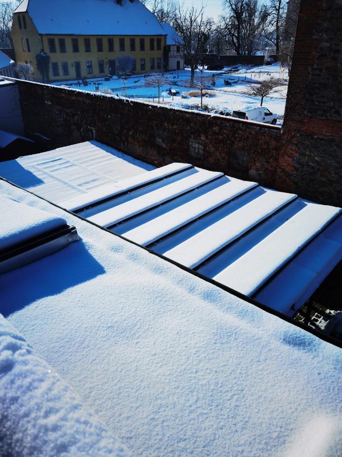 Gemutliche Dachwohnung Mit Kleiner Oder Grosser Dachterrasse Nebeneinander Wolmirstedt Exterior photo